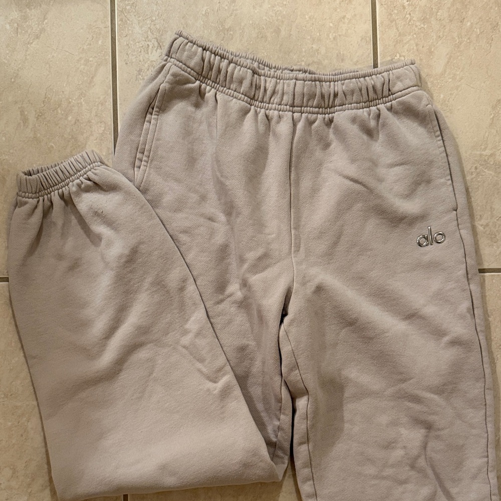 Alo Accolade Sweatpant Cuffed (Bone)